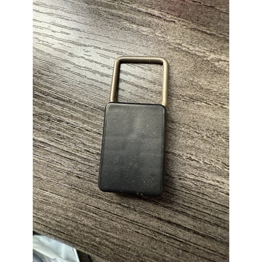 VTg Ferrari Keychain Emblem‎ Fob Black Enamel Brass Logo Patent Authentic
